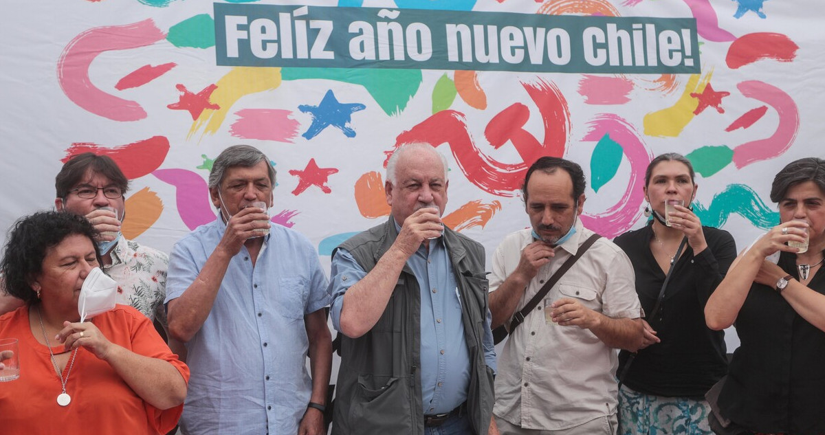 Exasesores, dirigentes sindicales y un expresidente de Colo Colo: las cartas del PC para el gabinete