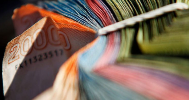 Chilenos más ricos pagan un 6% de ingresos en impuestos cuando debería ser el 35%, según estudio