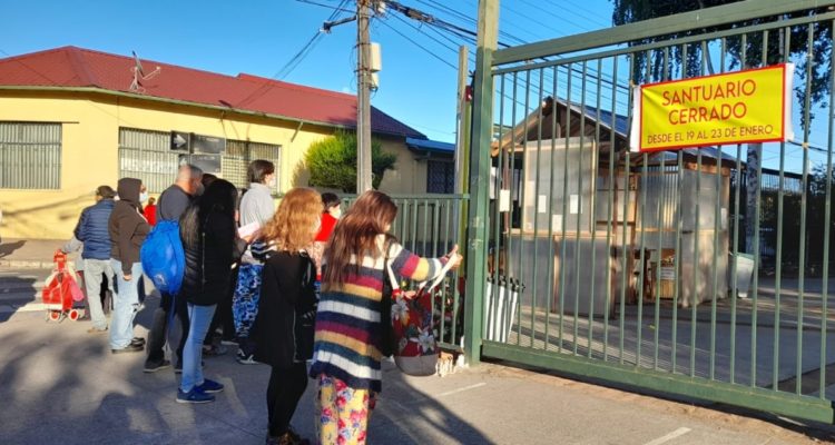 Fieles asistente a santuario en Yumbel