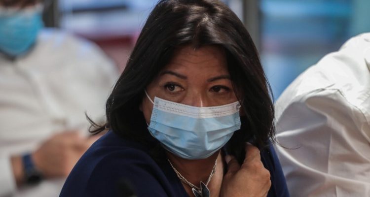 Alcaldesa Claudia Pizarro informó que está contagiada con covid: se mantiene asintomática