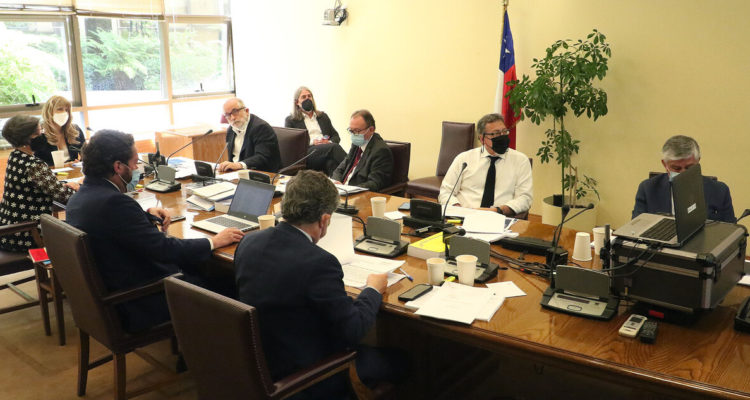 Compleja tramitación de la Pensión Garantizada Universal en el Senado en medio de críticas cruzadas