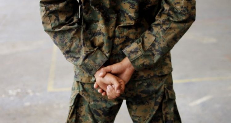 Condenan a funcionario del Ejército