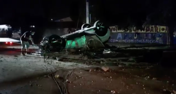 Conductor ebrio se volcó en Macul y provocó un corte de energía