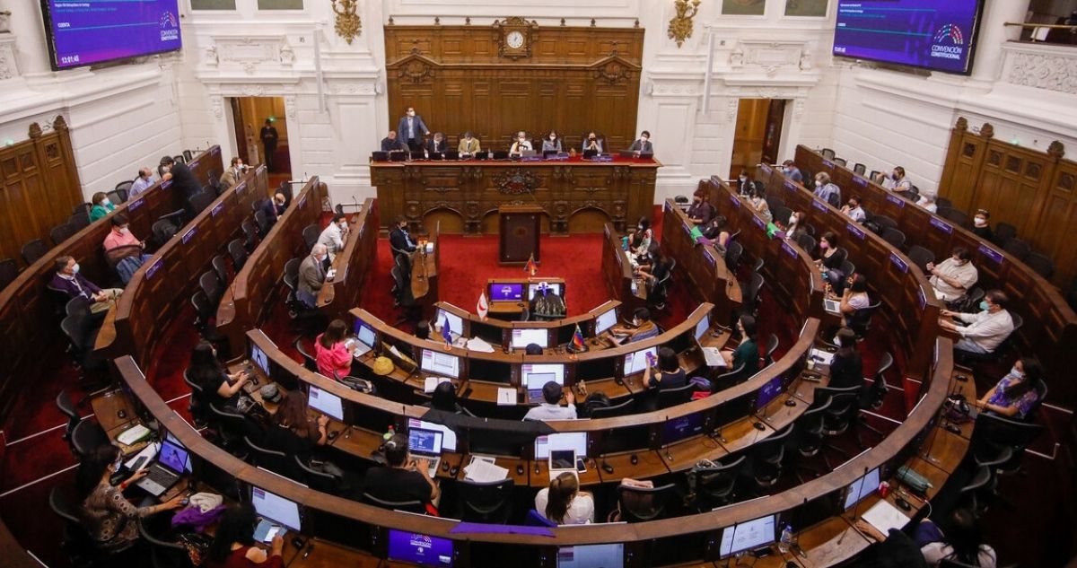 Primera norma constitucional