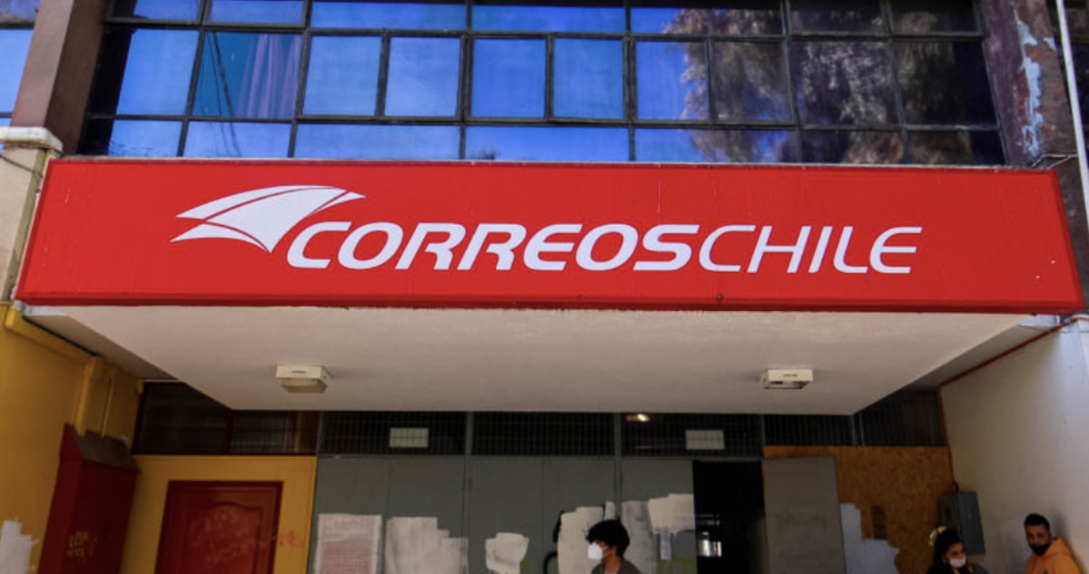 Correos Chile no entregó cheque a destinatario y un tercero lo cobró