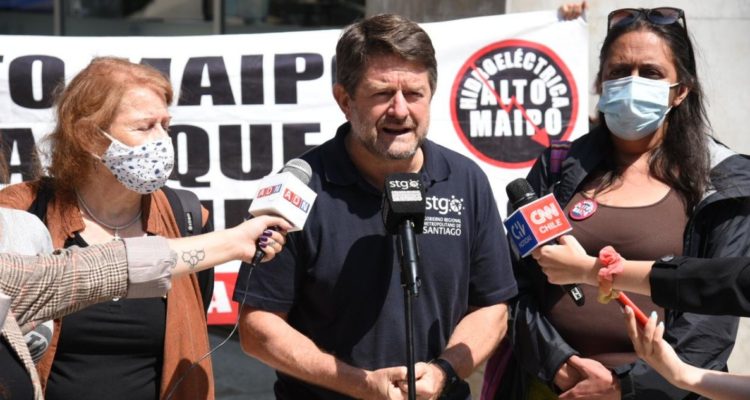 Gobernador Claudio Orrego se suma a demanda civil contra Aguas Andinas