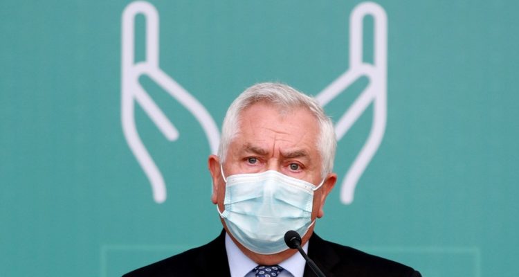 Ministro de Salud Enrique París