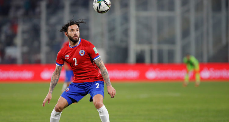 Eugenio Mena fue aislado por protocolos covid.