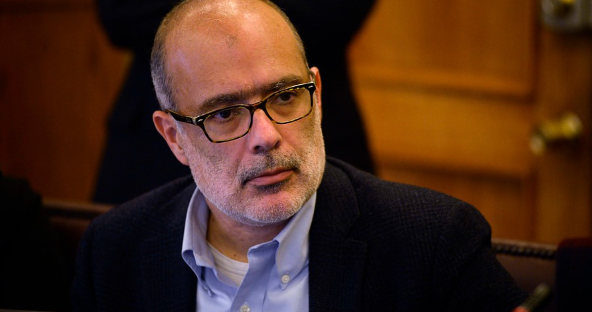 Exministro Valdés dice que condonación del CAE no puede ser para todos