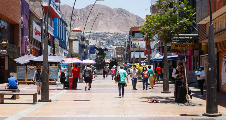 Gobierno apunta al Plan Paso a Paso para reducir aforos ante aumento de casos