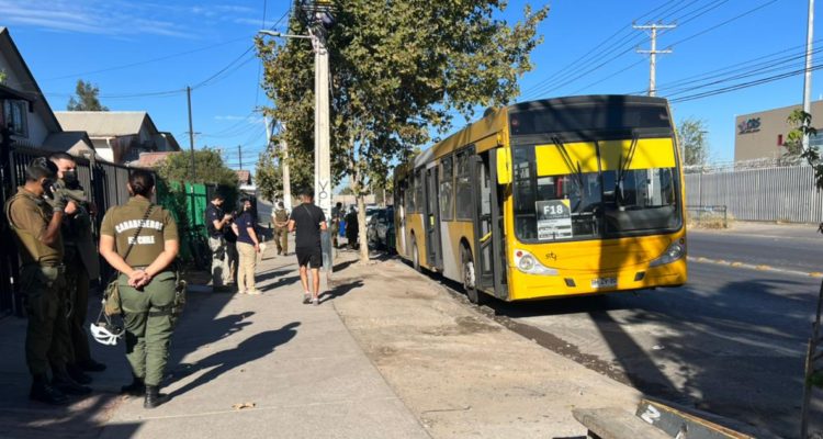 Micro donde balearon a pasajero en Puente Alto