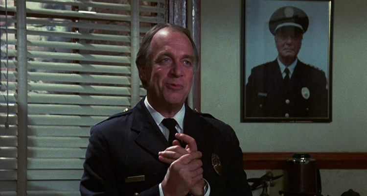 Howard Hesseman como Pete Lassard en Loca Academia de Policías 2.