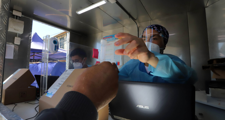 ICOVID: variante Ómicron se toma el escenario de la pandemia y positividad va en alza