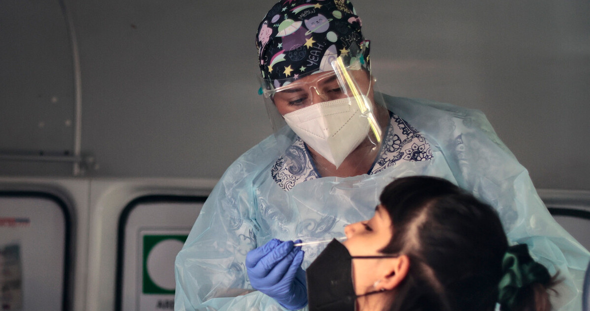 ICOVID: Expertos advierten aumento de hospitalizaciones ante persistente alza de contagios