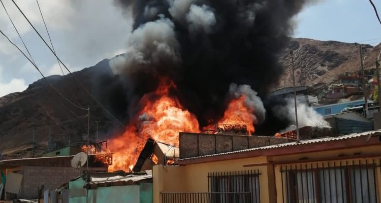 INCENDIO EN ANTOFAGASTA