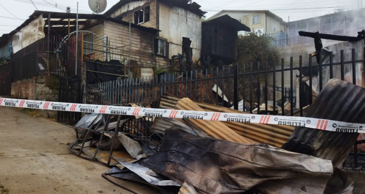 Escombros tras incendio