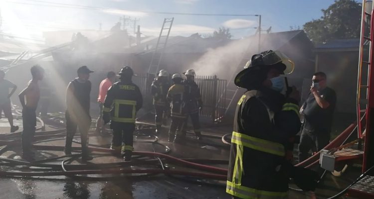 Incendio declarado en la ciudad de Osorno deja 3 familias damnificadas
