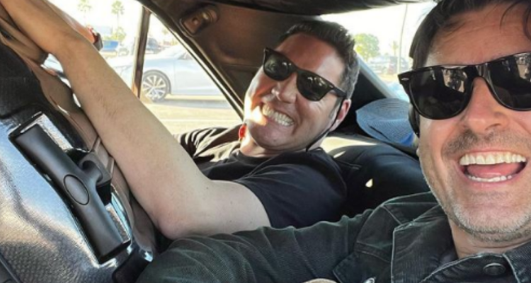 Pancho Saavedra y Jorge Zabaleta en un taxi