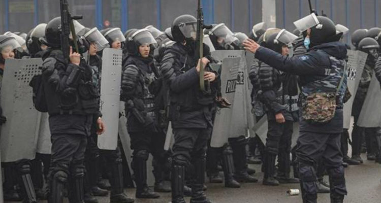 Kazajistán descontento tras el fin del estado de excepción y nuevas restricciones