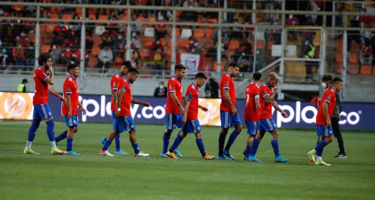 Eduardo Vargas fue lapidado por los hinchas tras la derrota ante Argentina.