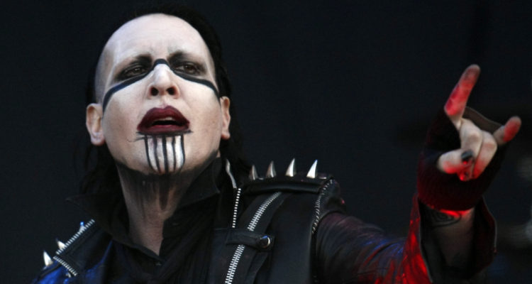 El cantante MArilyn Manson en uno de sus conciertos en Chile.