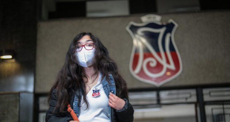 Niñas ingresan al Instituto Nacional