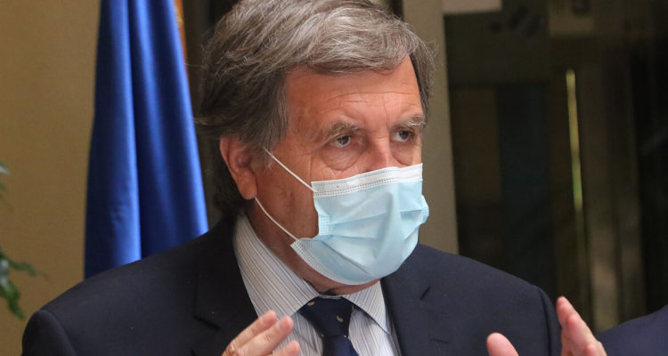 Ministro del Trabajo, Patricio Melero, en conferencia de prensa en la Cámara de Diputados