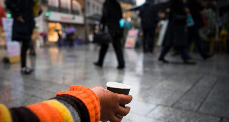 “Niños dopados”: los infantes venezolanos que son “arrendados y drogados” para mendigar en estaciones Bogotá