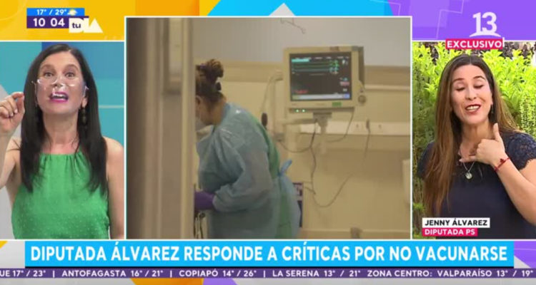 La periodista Mirna Schindler y la diputada Jenny Álvarez en el momento más tenso de su discusión en el matinal Tu Día.
