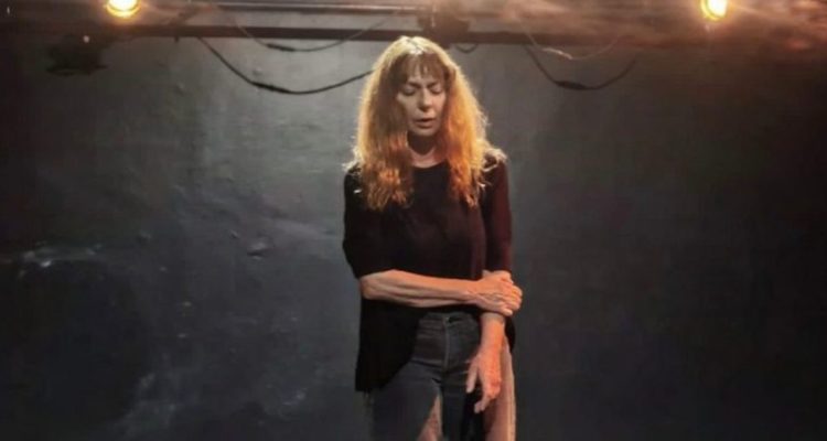 claudia di girolamo en oleaje