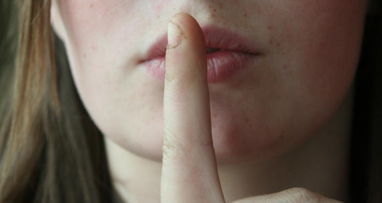 Envían a Fiscalía antecedentes por pacto de silencio tras brote de covid.