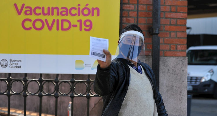 Argentina comenzará a exigir pase sanitario para participar en eventos