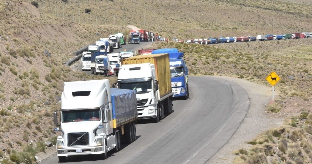 Pasos fronterizos cerrados por Covid: 3 mil camiones detenidos