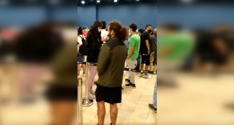 Peligrosa aglomeración provoca eliminación de stand para tomar PCR en Concepción.