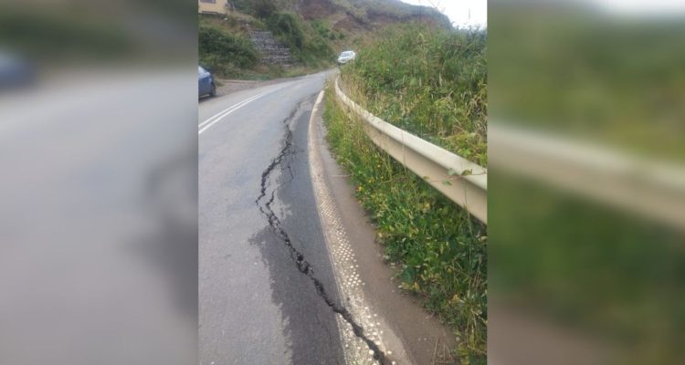 Indagan derrumbe en sector costero de Valdivia en Los Ríos