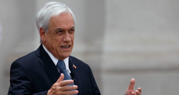 Piñera saca la voz por licitación de litio: Remarca que no excluye eventual creación de una estatal