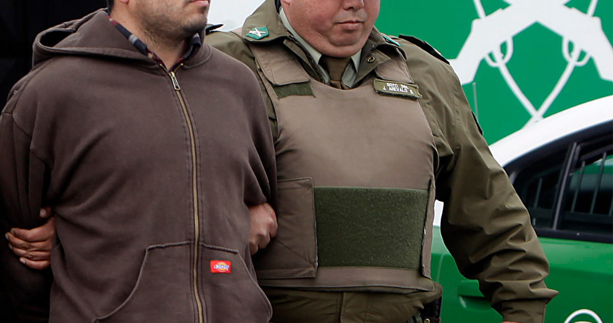 Hombre detenido por Carabineros