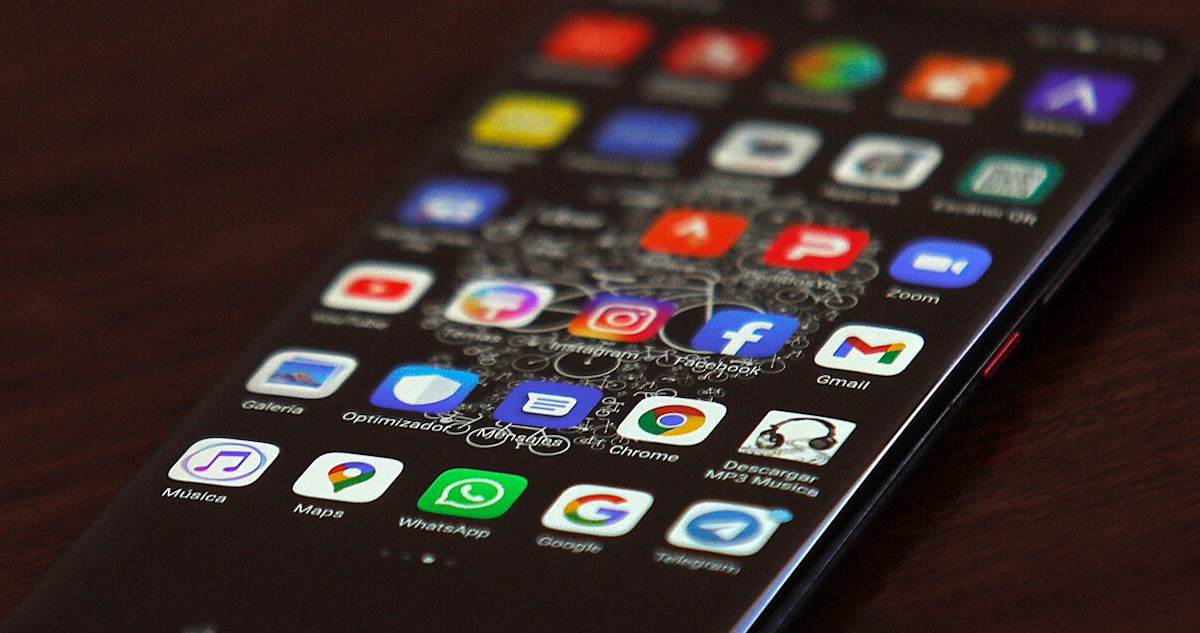 Ley anti fake news: diputados proponen normativa para regular plataformas digitales y redes sociales