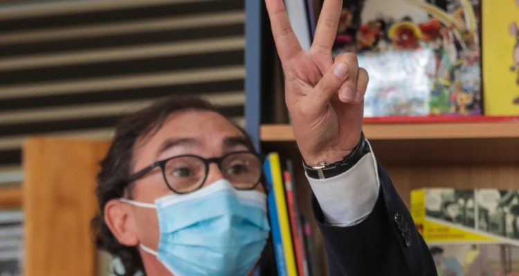 Contraloría cuestionó al ministro Figueroa por valerse de su cargo para apoyar a Kast