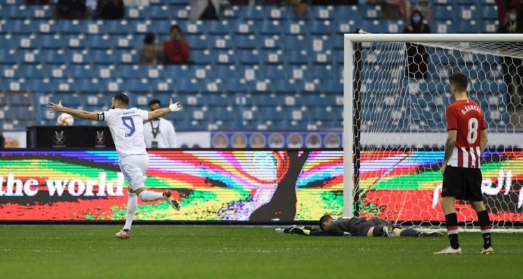 Karim Benzema ante Athletic Club de Bilbao