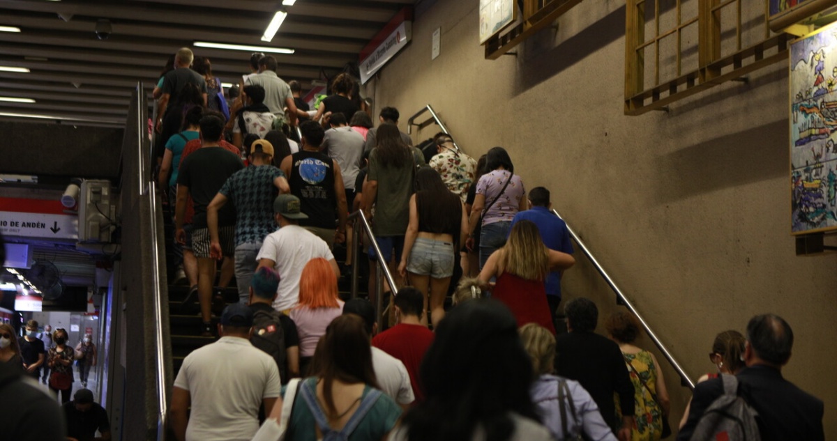 RM vuelve a superar los 3 mil casos diarios de covid tras siete meses: positividad excede el 7%