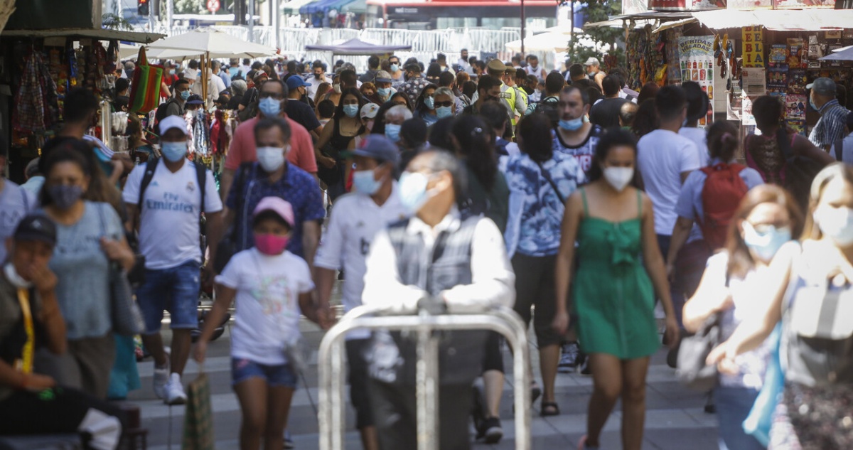 Región Metropolitana roza los 6 mil casos diarios de covid y llega a nuevo peak en la pandemia