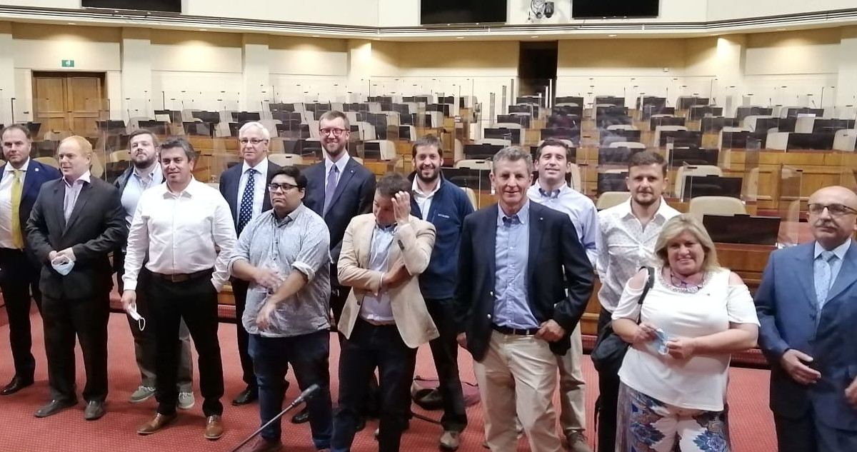“Fuimos oposición”: Diputados republicanos minimizan ausencia en cita de Piñera con Chile Vamos