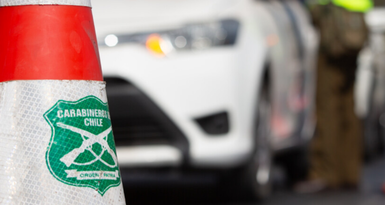 Encapuchados roban camioneta de Techo para Chile en Cañete