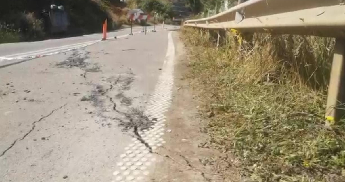 Grieta en camino