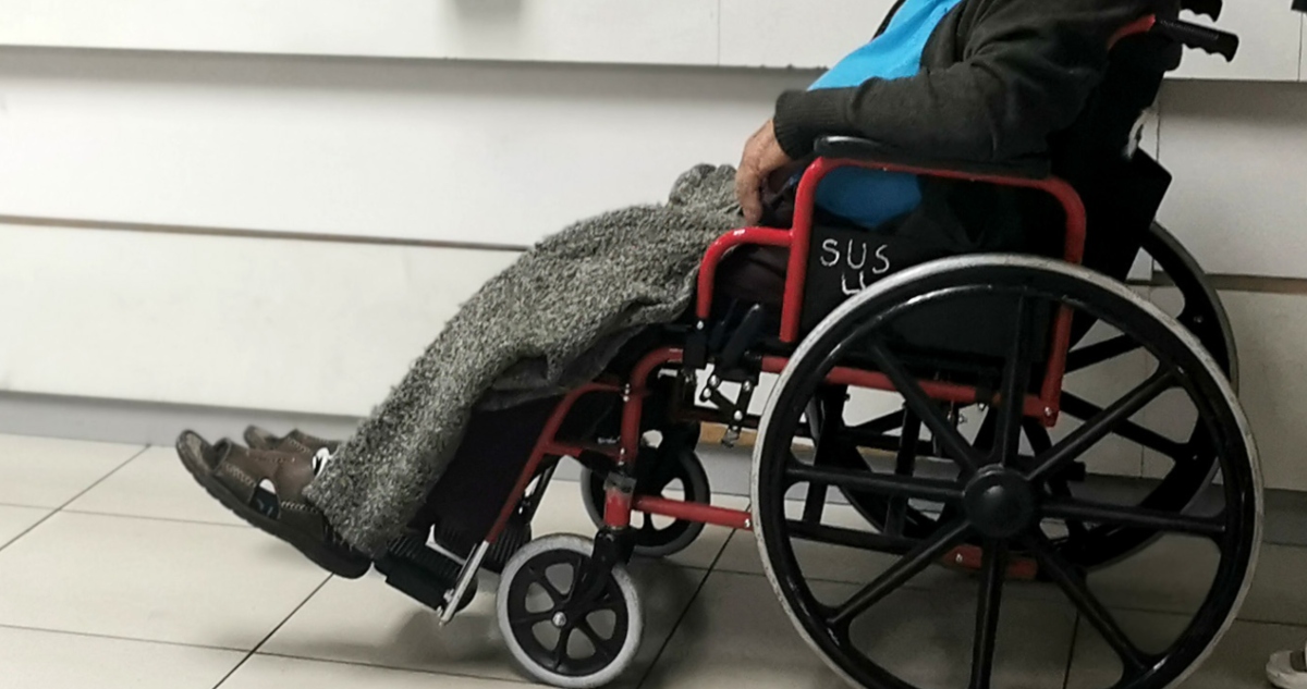 Denuncian muerte de paciente en su silla de ruedas en Hospital de Quilpué