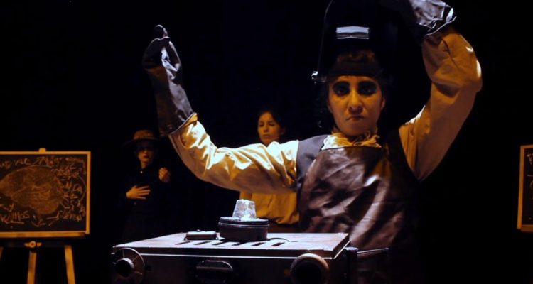 Frankenstein al ritmo de rock, de la Compañía Casa de Muñecas, se presenta  en la Perrera Arte | Artes y Cultura | BioBioChile