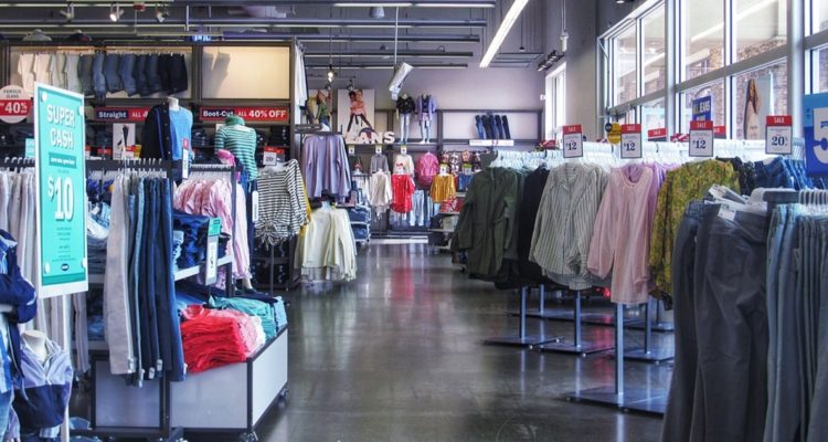 Para que una L no parezca S: diputadas buscarán que se regule por ley los tallajes del vestuario