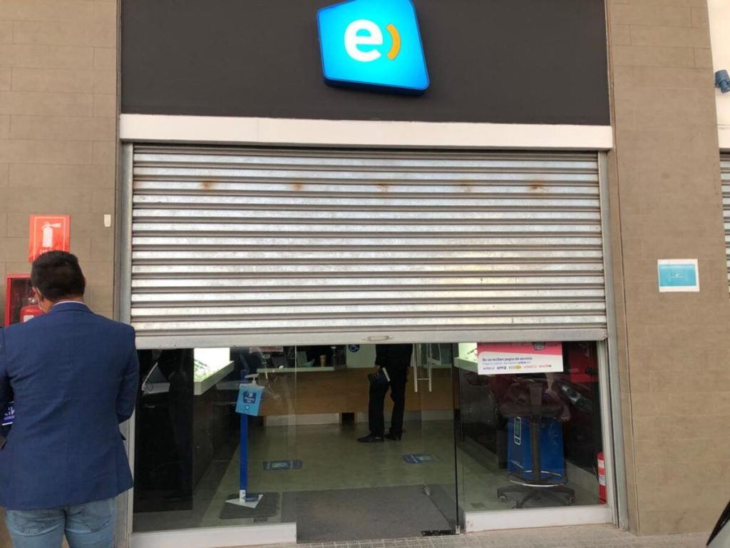 Imagen de tienda Entel afectada por robo en Buin