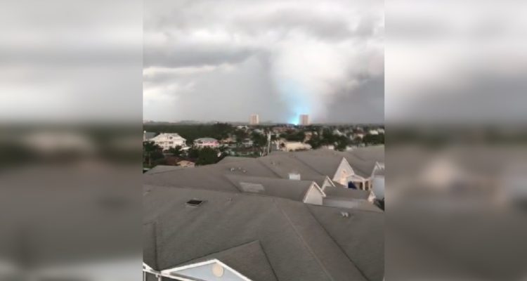 Tornado destruye casas y deja heridos en Florida